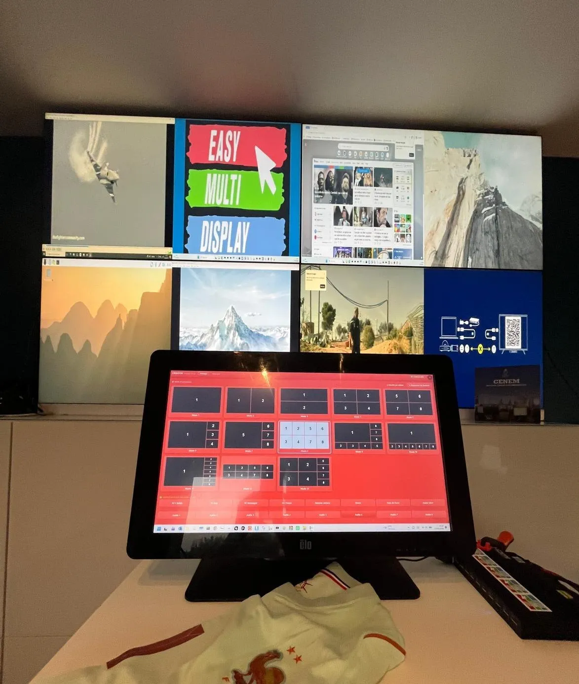 Touch-Pult zur Steuerung der Multiprise HDMI